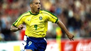 Cầu thủ Ronaldo De Lima - Người ngoài hành tinh vĩ đại và duy nhất của bóng đá
